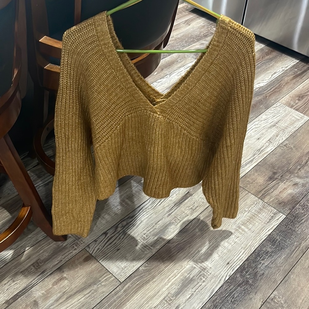Brand new tan sweater size medium